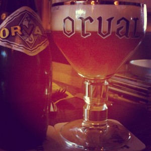 "Orval" (incontournable bière trappiste à fermentation haute – à Poechenellekelder.